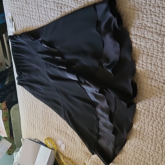 NWT Alex Evenings Asymmetrical Style Ruffled Black Womens Skirt Size Medium